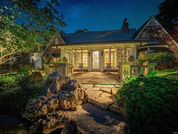 $1,229,000 | 703 Pfeiffer Road, Evansville, IN 47711
