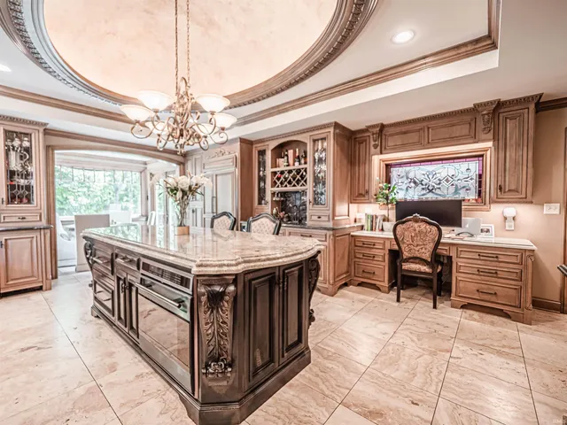 $1,250,000 | 703 Pfeiffer Road, Evansville, IN 47711