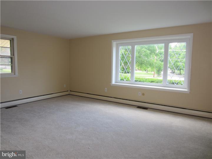 522 Ashbourne Road Cheltenham, PA 19012 - Photo 11 of 16