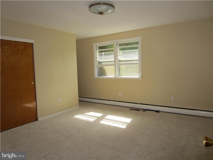 522 Ashbourne Road Cheltenham, PA 19012 - Photo 7 of 16 Bedroom - Main