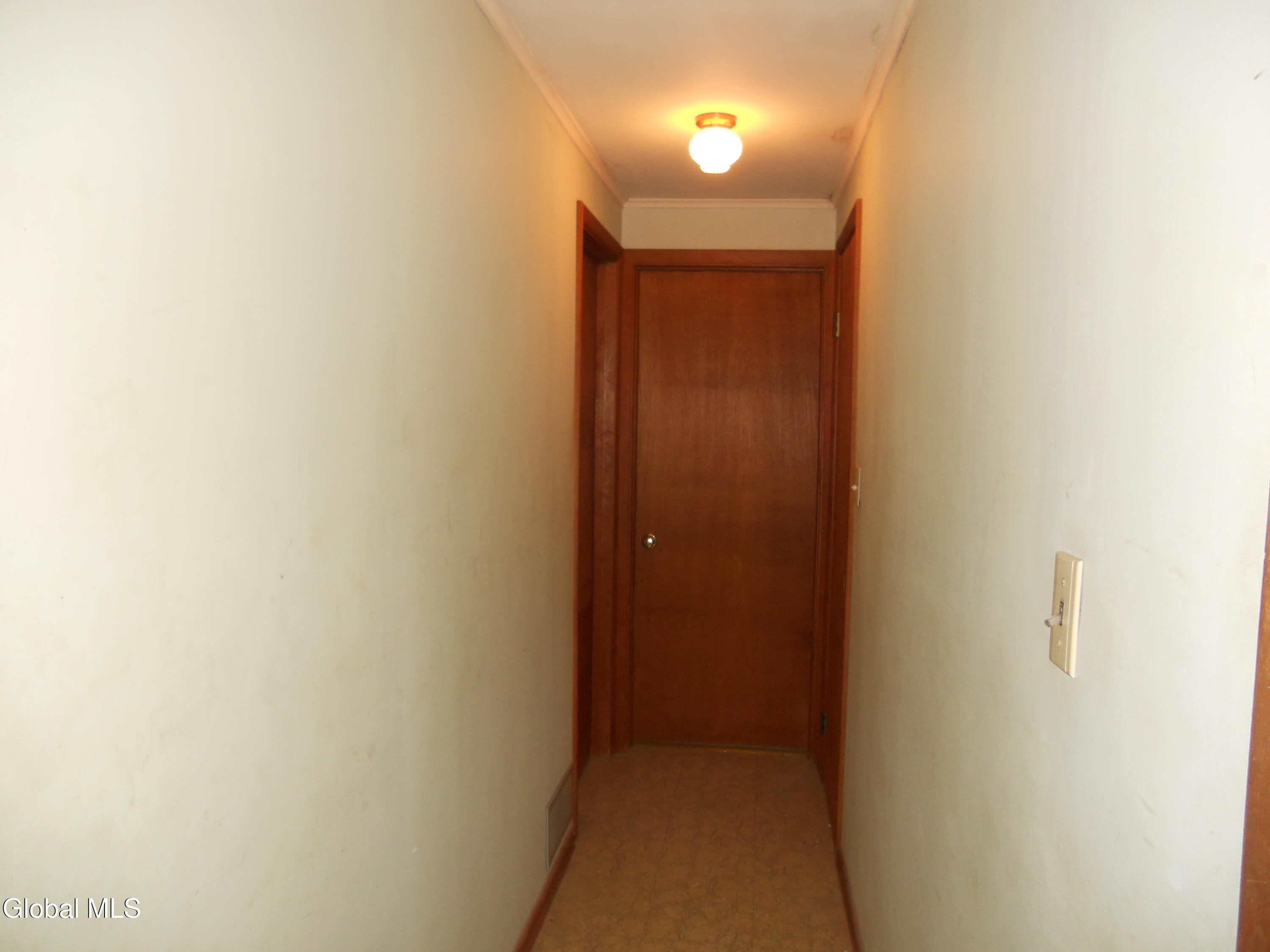 90 Tomhannock Road Valley Falls, NY 12185 - Photo 27 of 37 2nd floor hallway