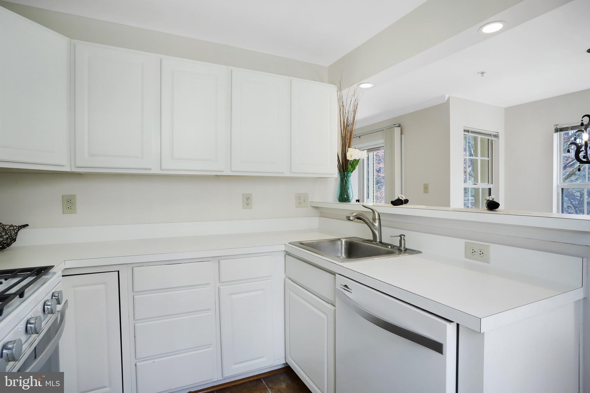 111 Timberbrook Lane, Unit 201 Gaithersburg, MD 20878 - Photo 18 of 38