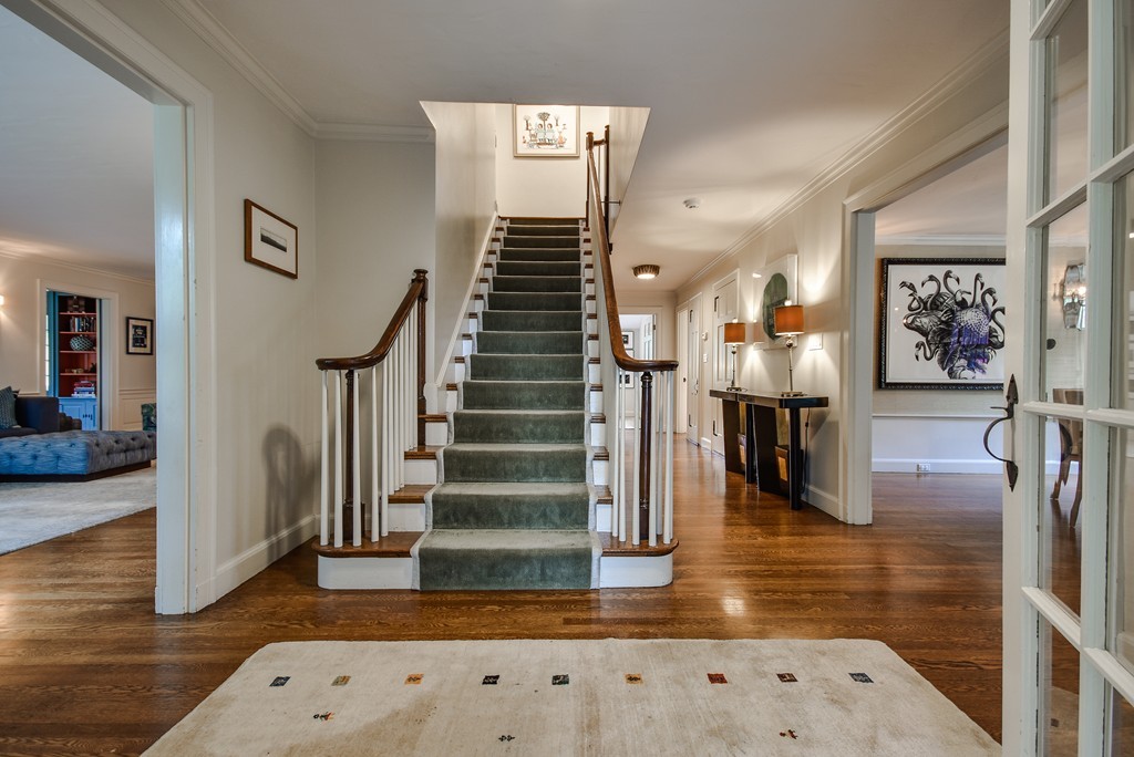 45 Lowell Road Wellesley, MA 02481 - Photo 4 of 26