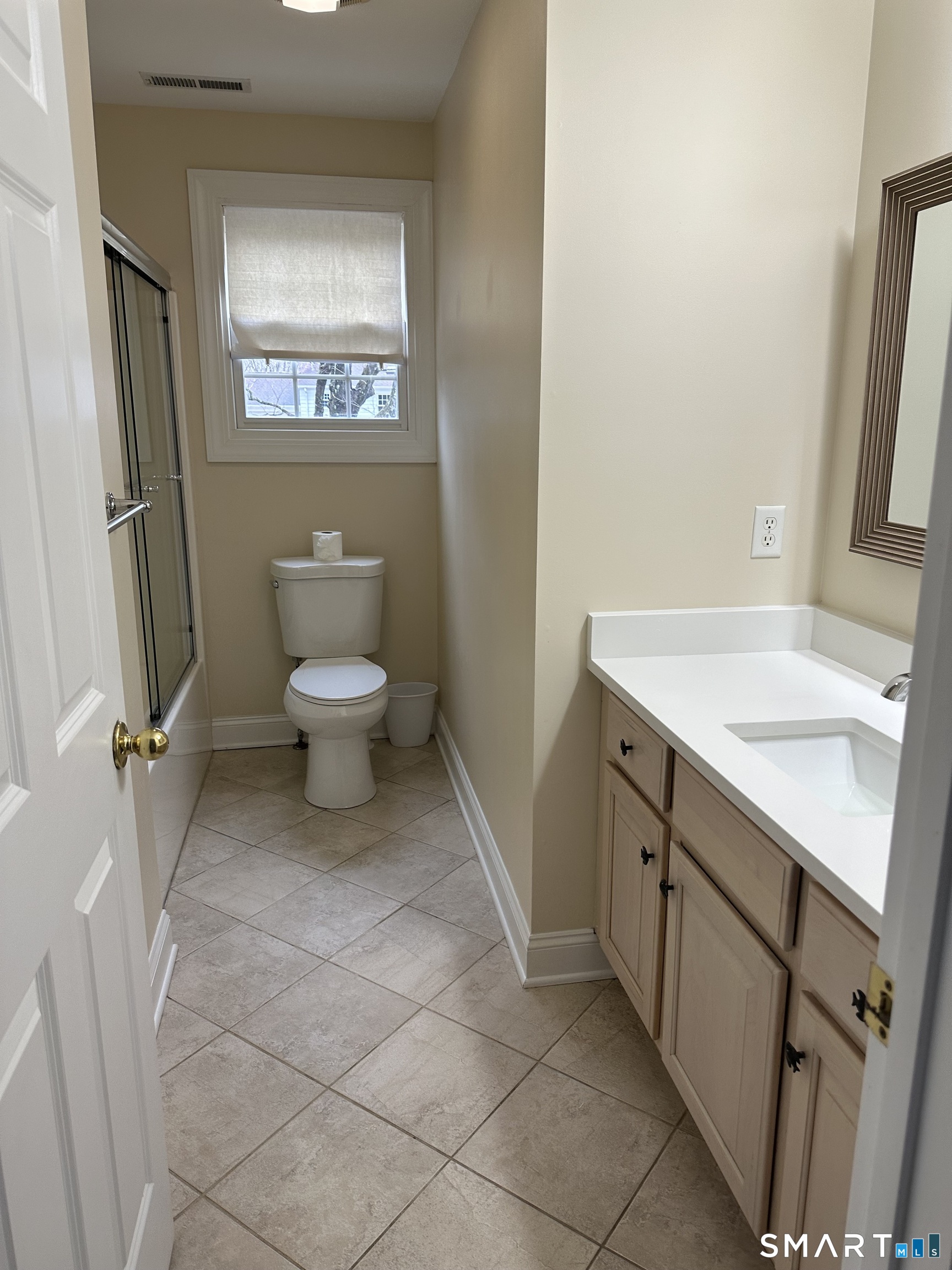 128 Center Road Easton, CT 06612 - Photo 22 of 39 Second full bathroom