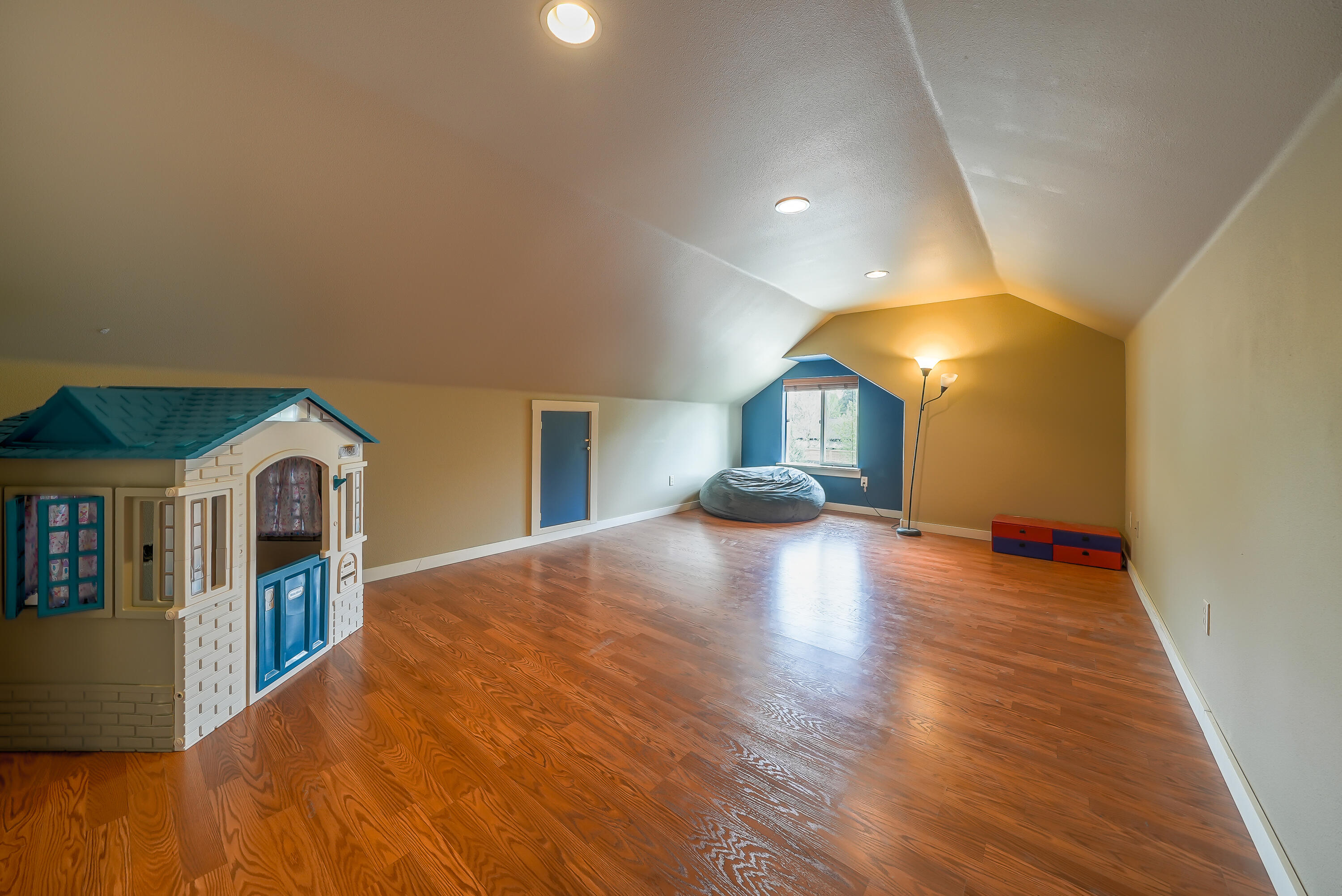 20500 Rolen Avenue Bend, OR 97702 - Photo 29 of 52 31-print-DSC03752-HDR