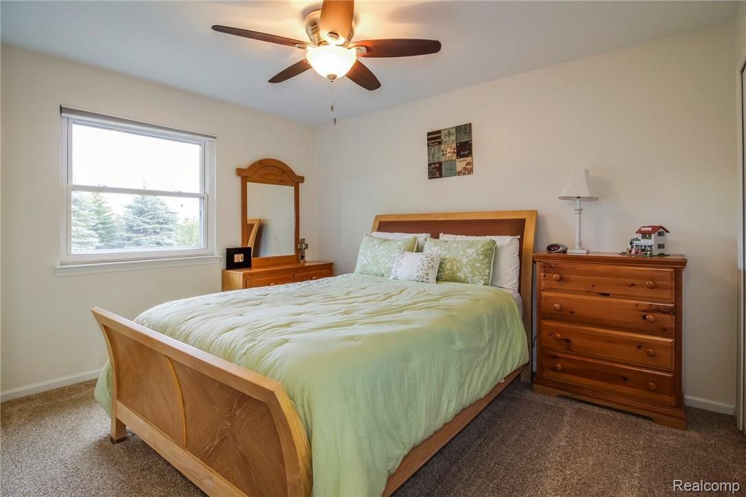 1460 Lee Wood Ridge Road Walled Lake, MI 48390 - Photo 25 of 37 Bedroom 3