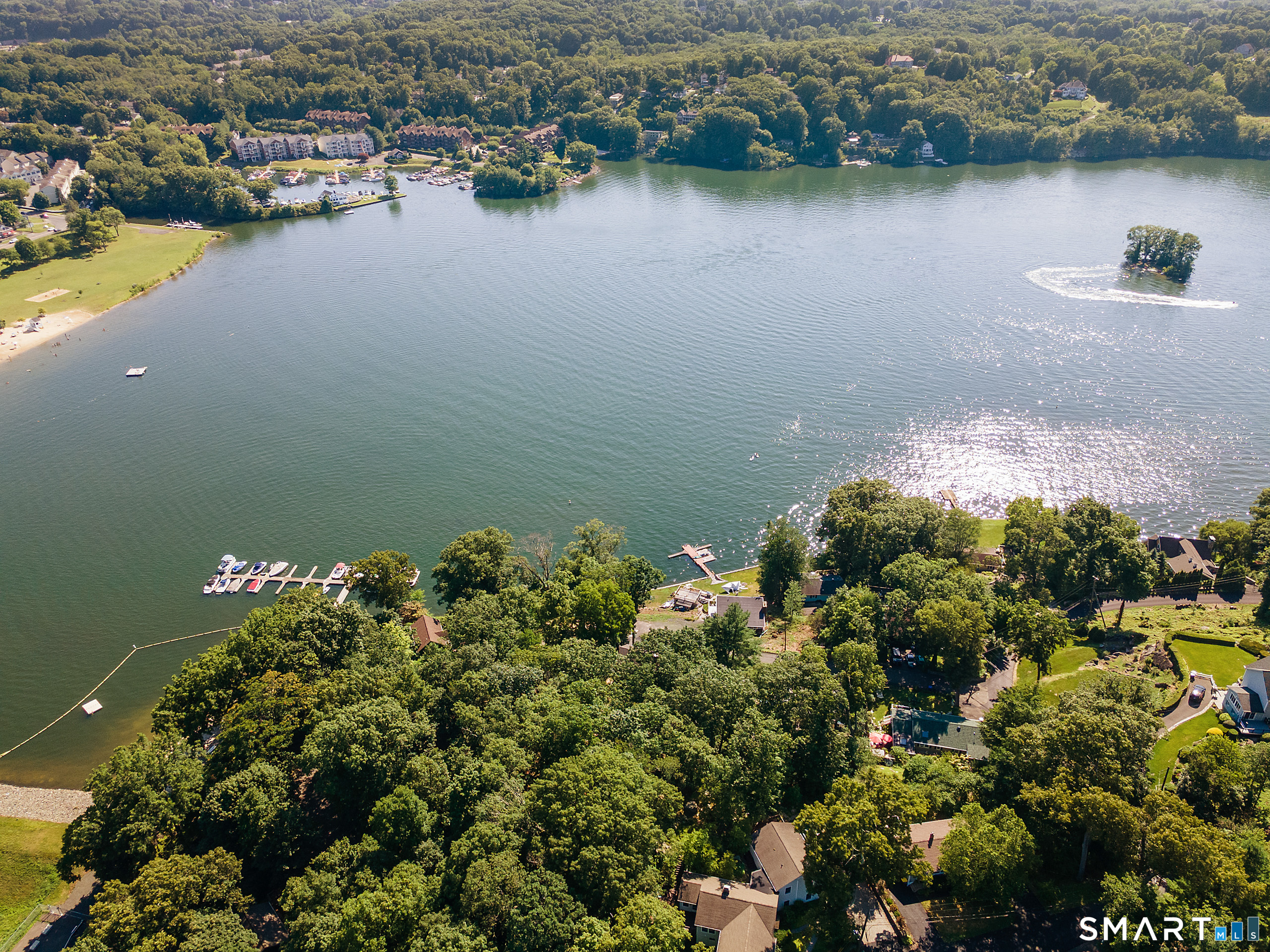 4 Beach Road Danbury, CT 06811 - Photo 33 of 39