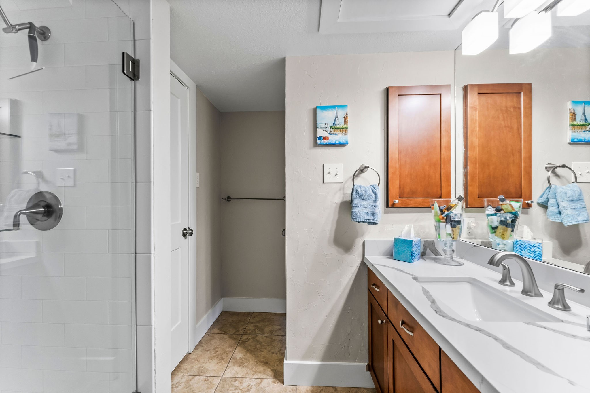 69 Lakeview Village Conroe, TX 77356 - Photo 24 of 50 a bathroom with a sink and a mirror