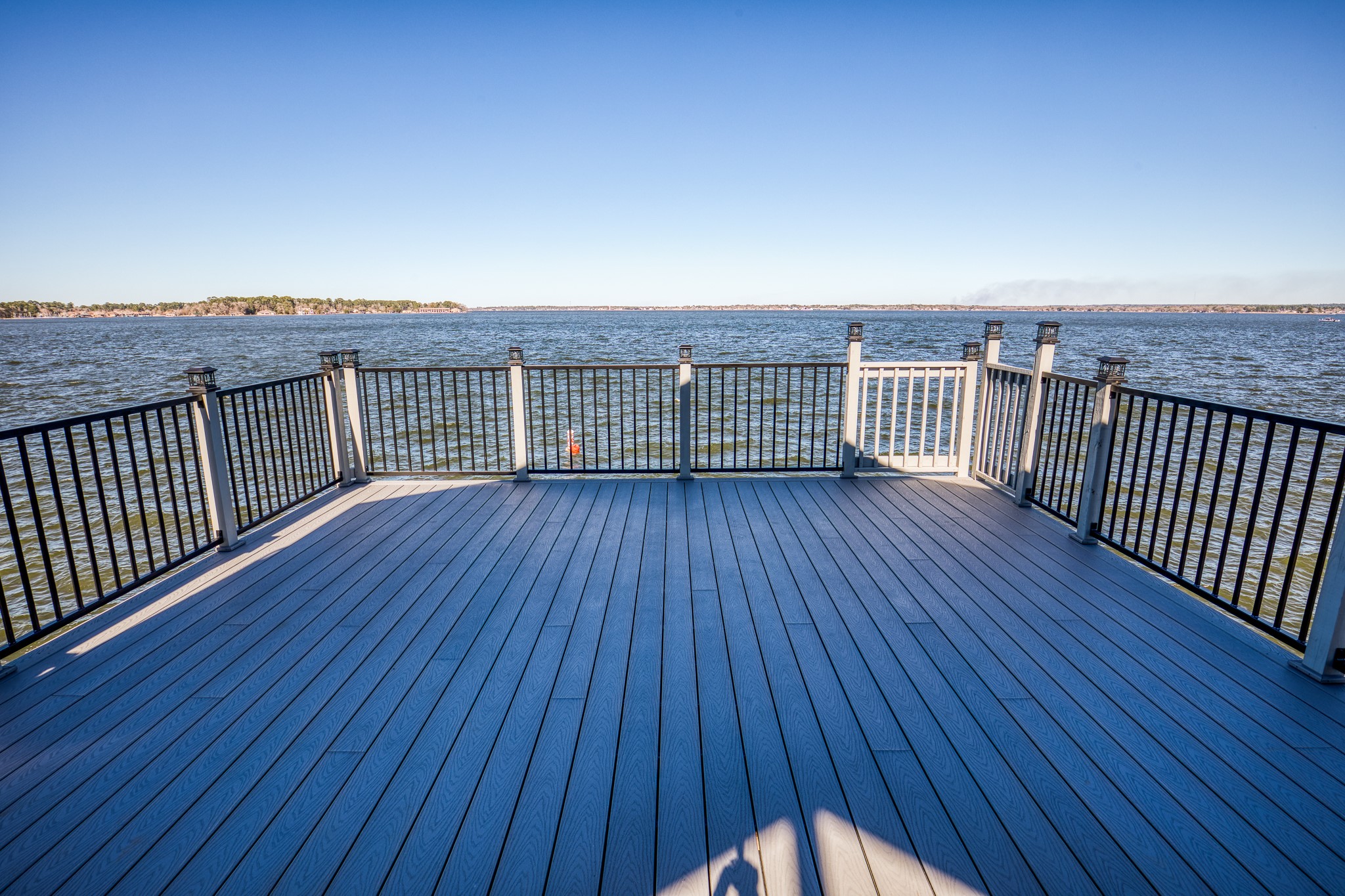 69 Lakeview Village Conroe, TX 77356 - Photo 38 of 50 a view of a roof deck