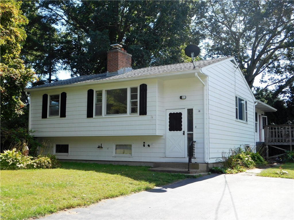 14 Betony Road Narragansett, RI 02874 - Photo 2 of 20