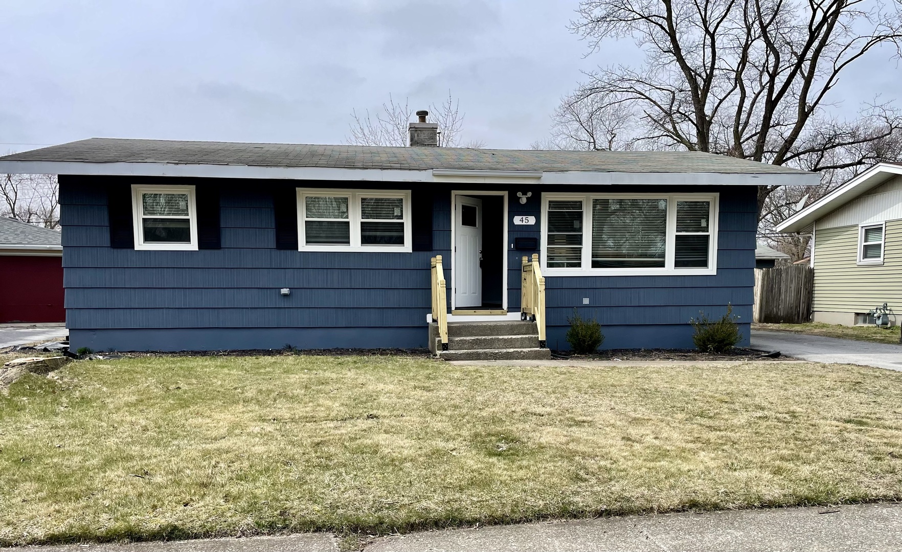 a view of a house with a tub