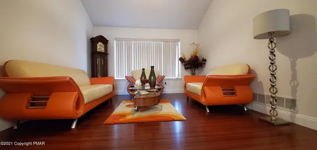 $2,200 | 8139 Mayfair Road, Tobyhanna, PA 18466