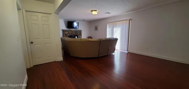 $2,200 | 8139 Mayfair Road, Tobyhanna, PA 18466