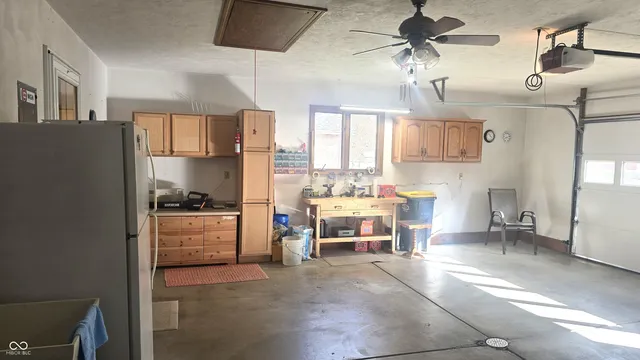 $185,000 | 606 South Buckingham Court, Unit 8B, Anderson, IN 46013