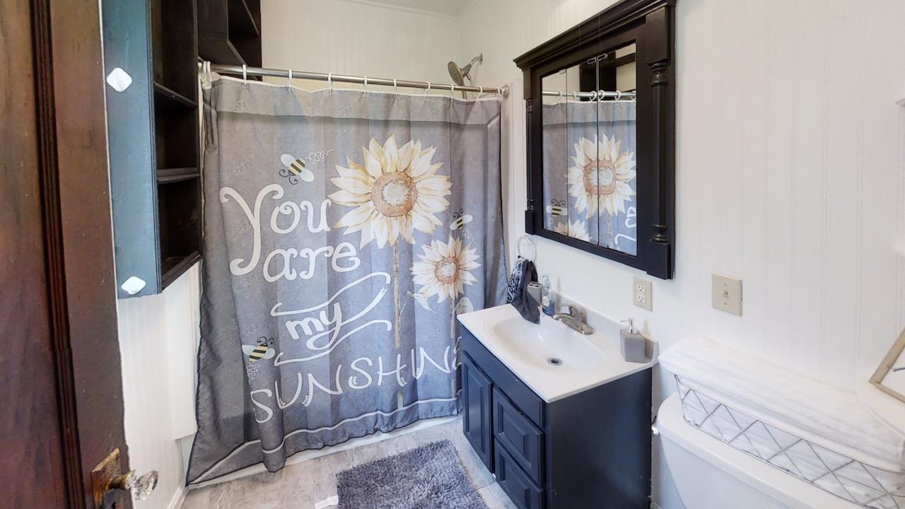 27565 Rhea County Highway, Unit 1 Spring City, TN 37381 - Photo 17 of 30 17-Bathroom Three