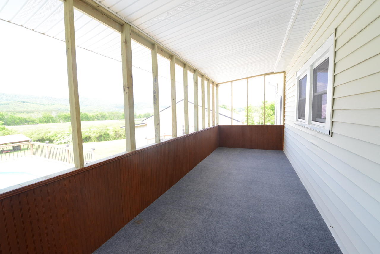 27565 Rhea County Highway, Unit 1 Spring City, TN 37381 - Photo 22 of 30 22-Screen Porch