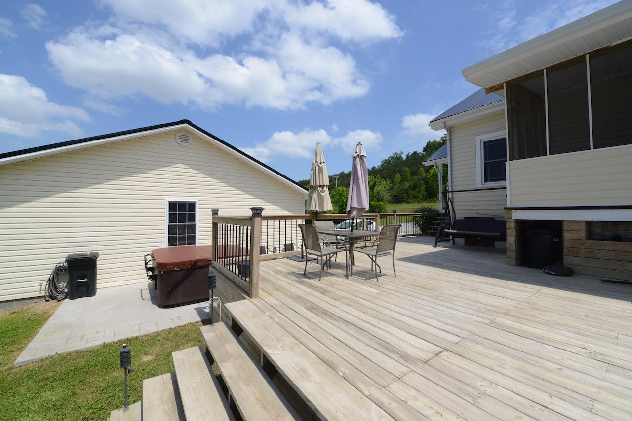 27565 Rhea County Highway, Unit 1 Spring City, TN 37381 - Photo 23 of 30 23-Deck