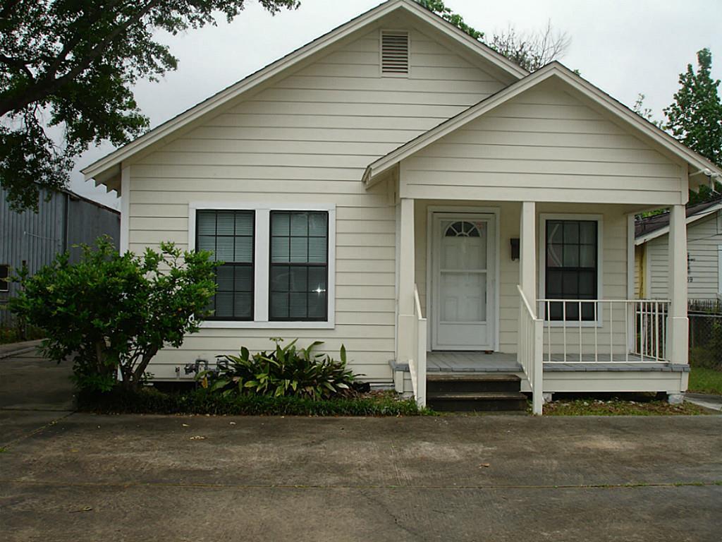 A wonderful one bedroom home with living room,dining room,kitchen,utility room,bedroom with one full bath tub and shower  for $1100.00. OR LEASE both  warehouse and one bedroom for $2400.00.
