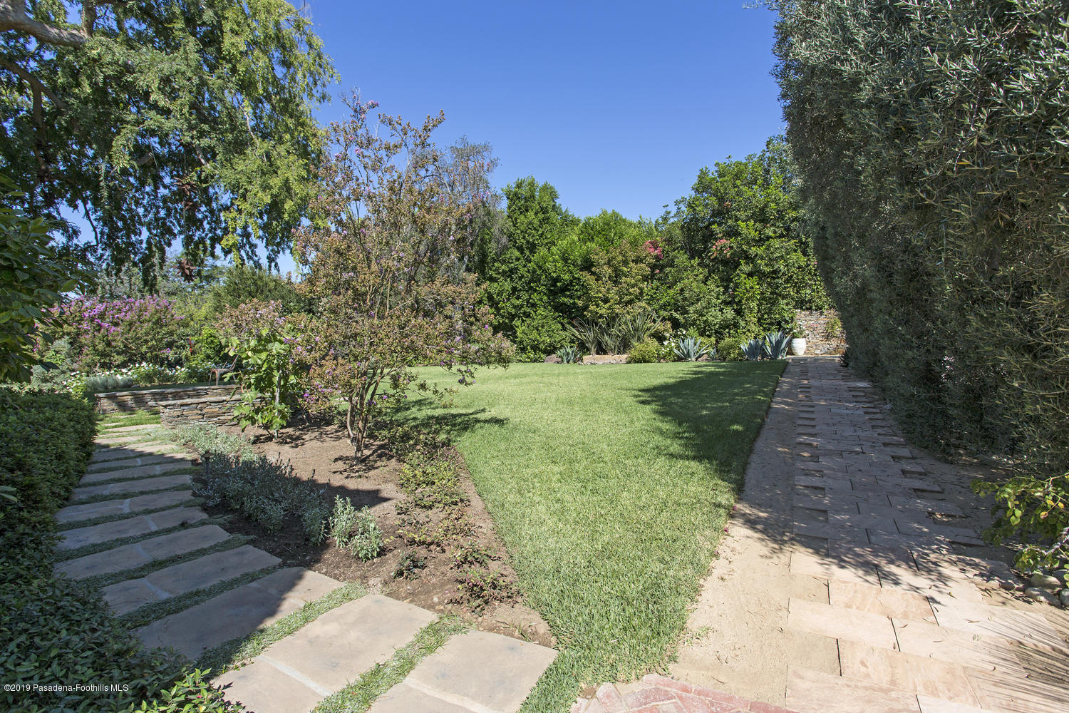 1130 Virginia Road San Marino, CA 91108 - Photo 44 of 55 a yard with lake view