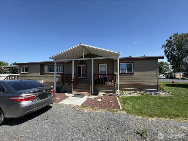$99,990 | 3010 West Peninsula Drive, Unit 92, Moses Lake, WA 98837