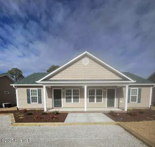 $1,100 | 93 Oyster Lane, Hubert, NC 28539
