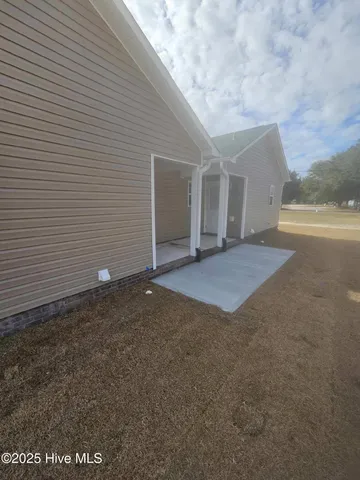 $1,100 | 93 Oyster Lane, Hubert, NC 28539