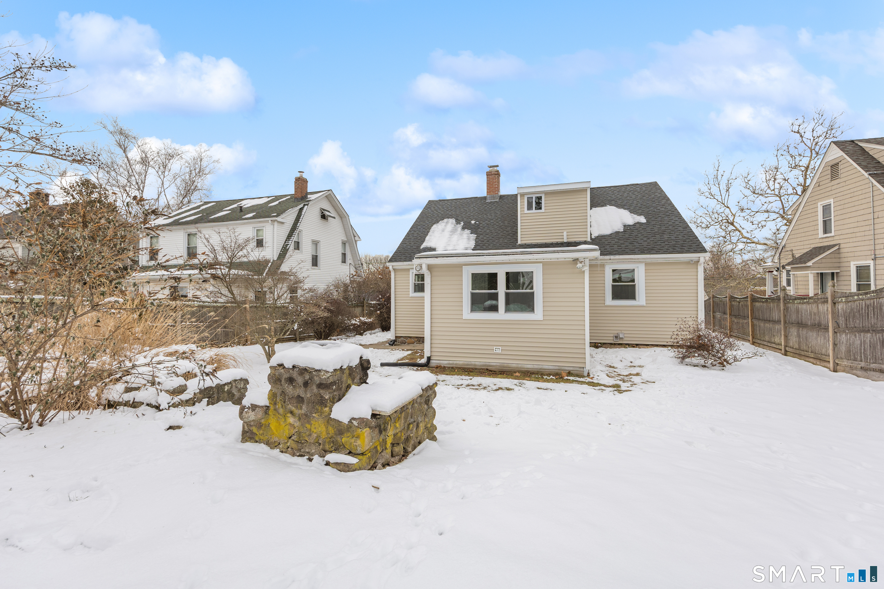 328 Curtis Street Meriden, CT 06450 - Photo 4 of 33