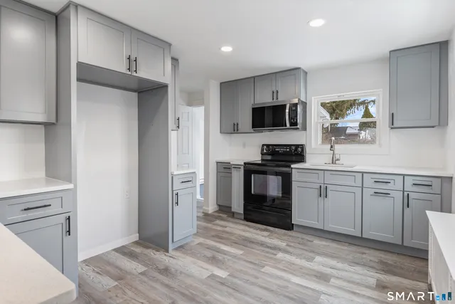 $375,000 | 328 Curtis Street, Meriden, CT 06450