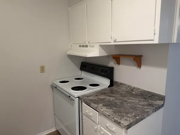 $70,000 | 2020 Continental Avenue, Unit 228, Tallahassee, FL 32304