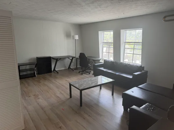 $70,000 | 2020 Continental Avenue, Unit 228, Tallahassee, FL 32304