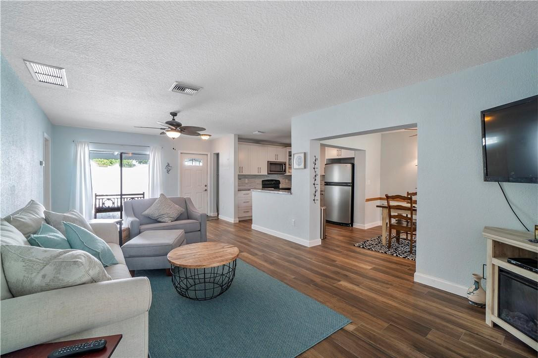 9198 Southwest 5th Street, Unit C Boca Raton, FL 33428 - Photo 4 of 27 Photo 4