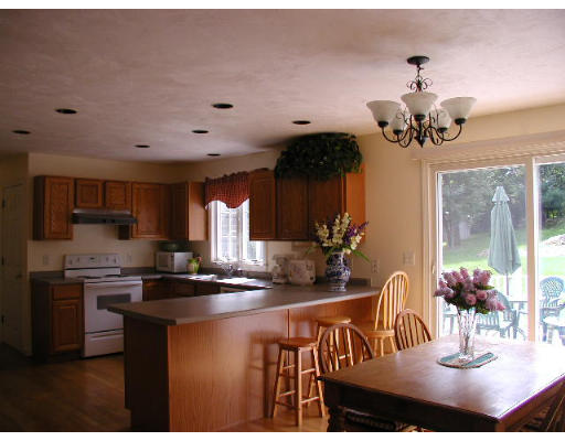 2 Lantern Lane Maynard, MA 01754 - Photo 7 of 19 Gallery Image 7