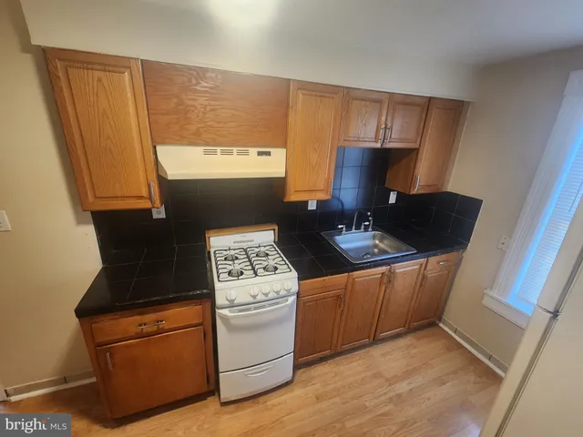 $800 | 2702 Wilkens Avenue, Unit 2F, Baltimore, MD 21223