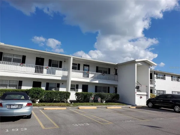 $2,000 | 4703 1st St Court West, Unit 393, Bradenton, FL 34207