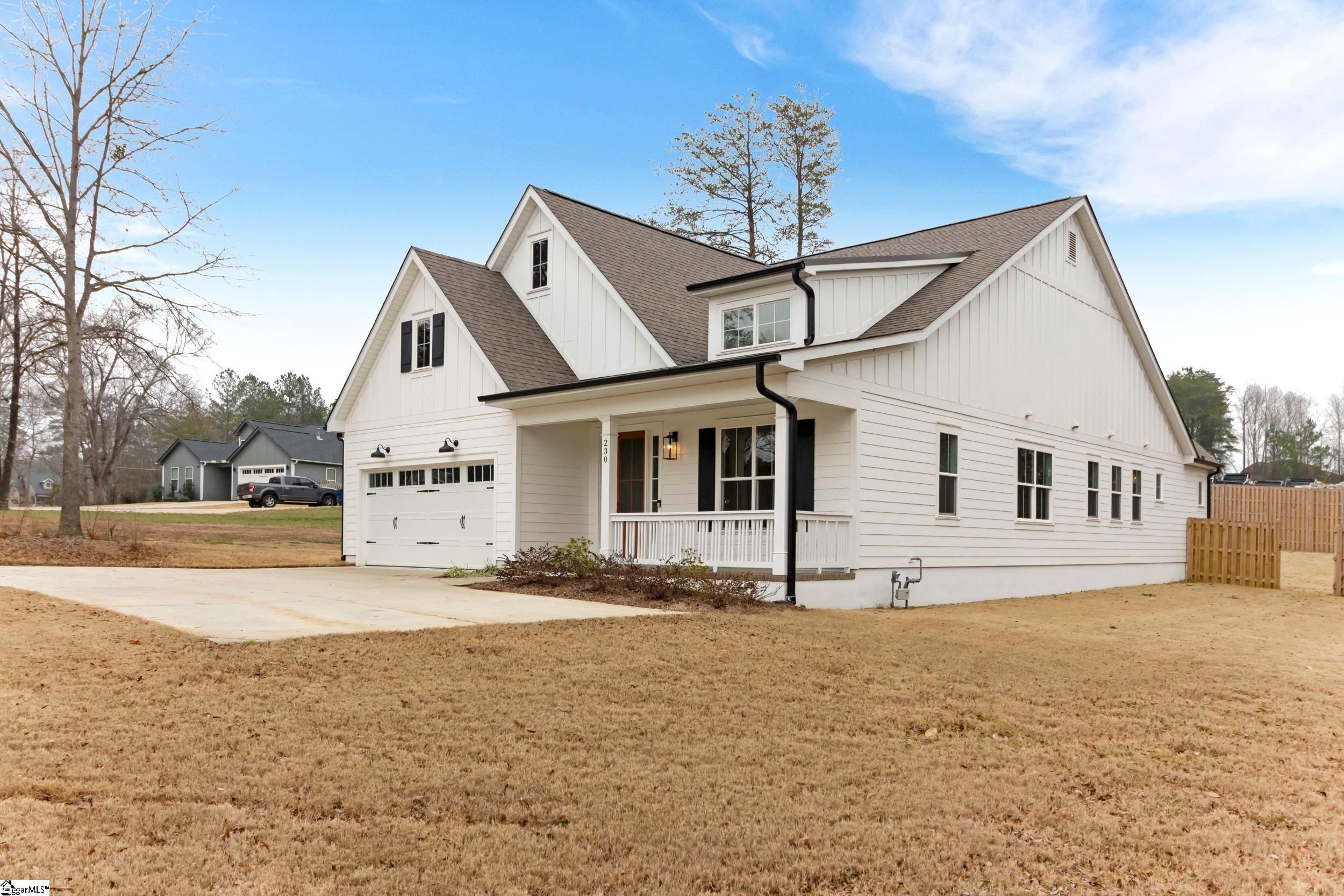 230 East Darby Road Taylors, SC 29687 - Photo 3 of 40