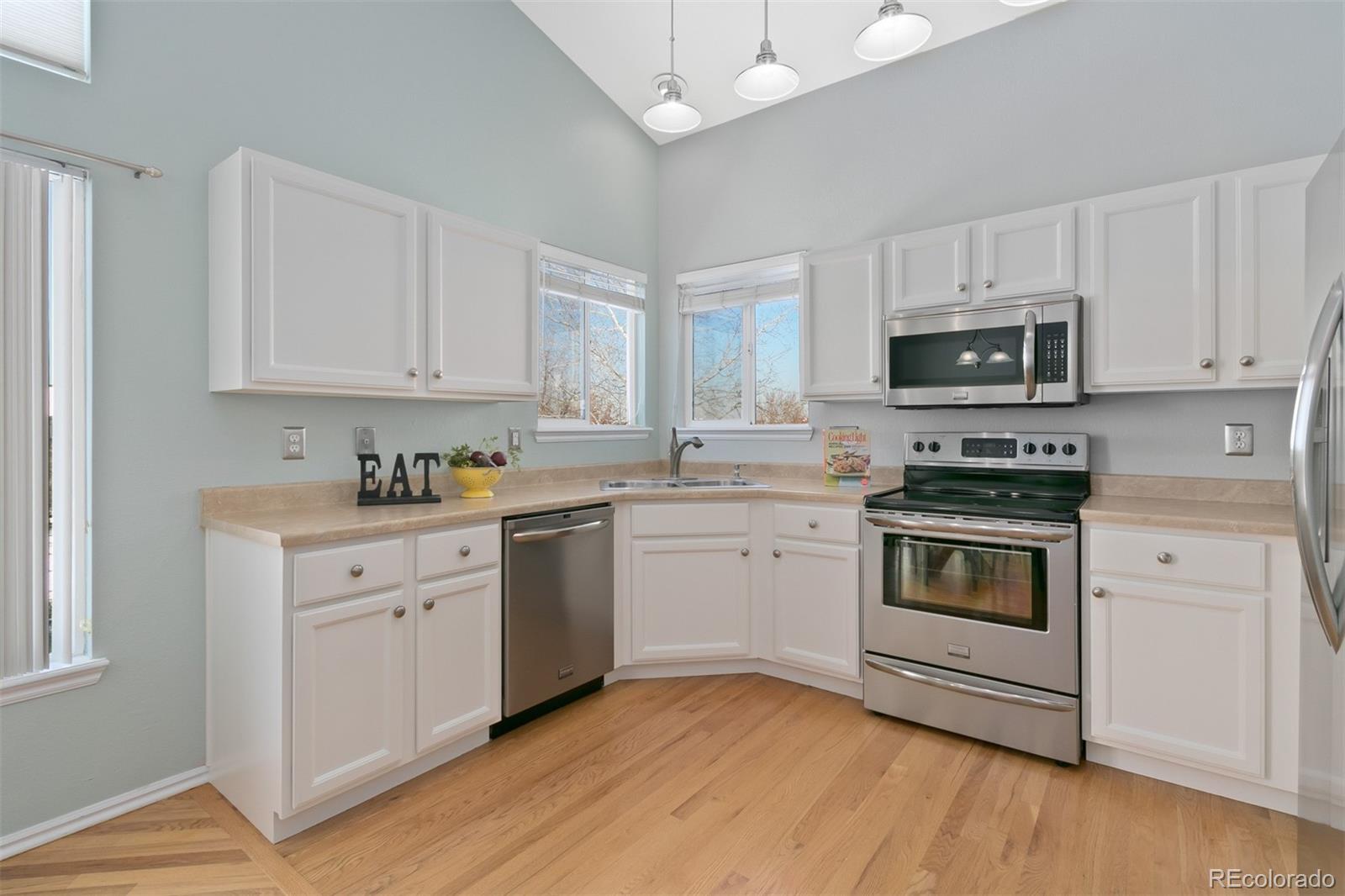9773 Burberry Way Highlands Ranch, CO 80129 - Photo 8 of 35 Gallery Image 8