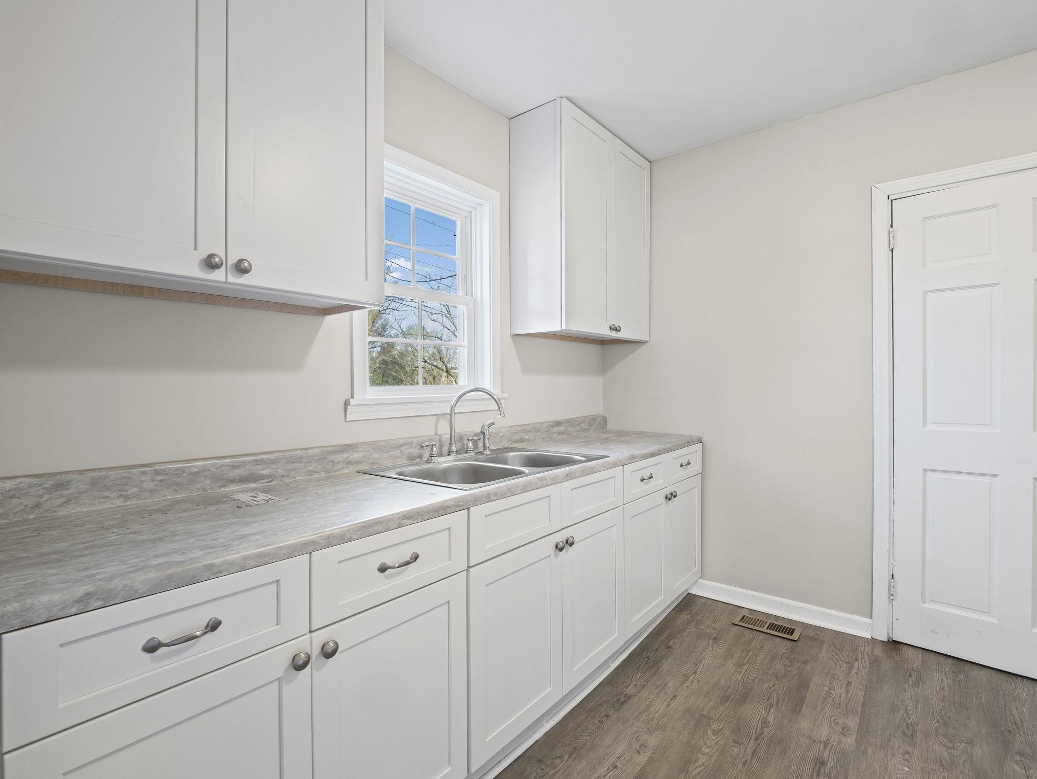 406 Race Street Gaffney, SC 29341 - Photo 6 of 24