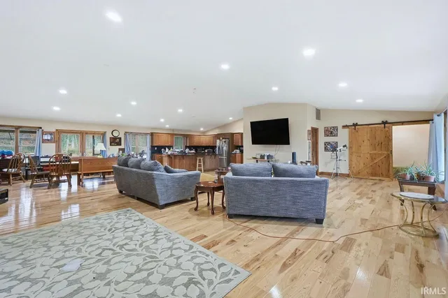 $680,000 | 7020 E Creek, Albany, IN 47320