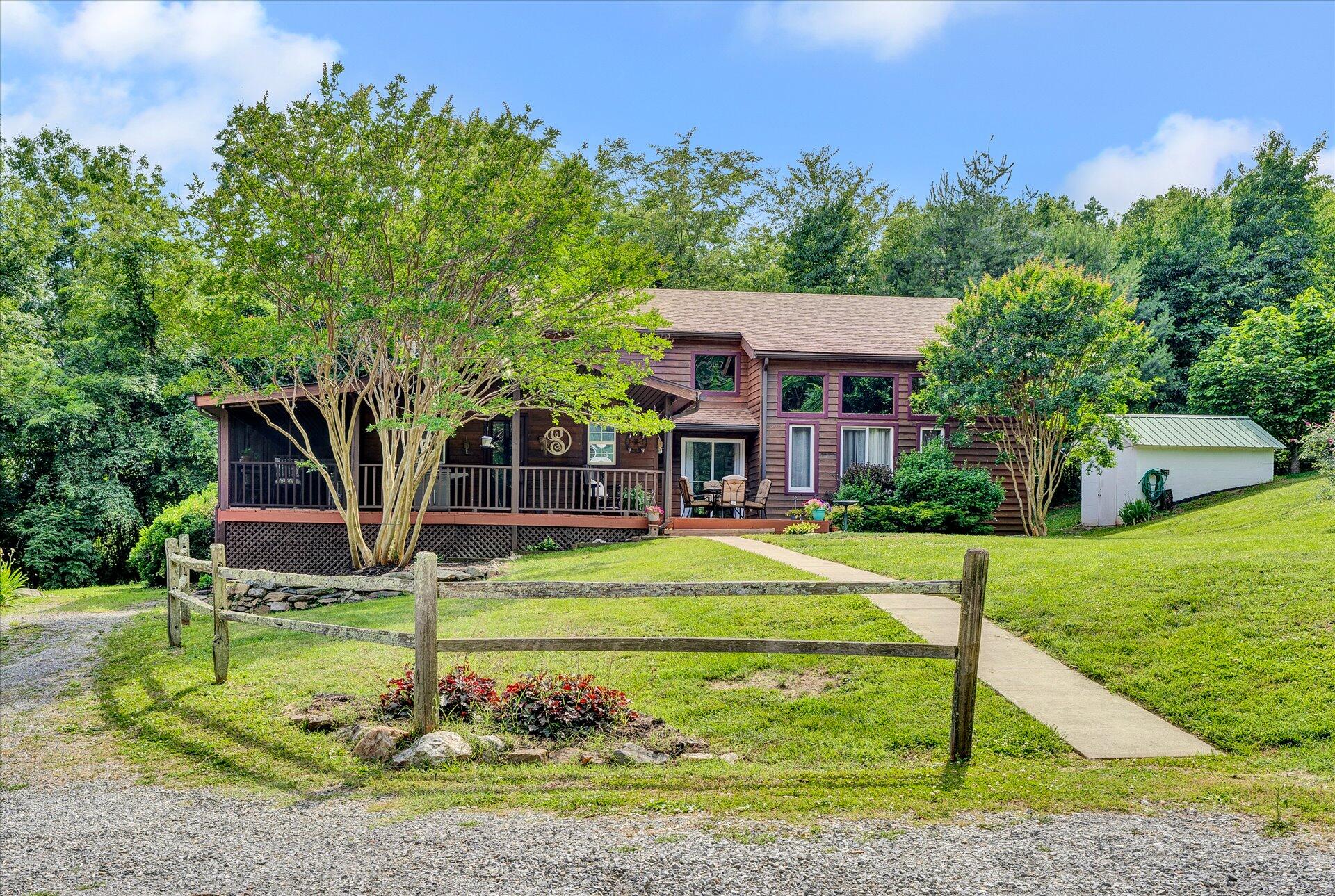 5287 Keffer Road Catawba, VA 24070 - Photo 2 of 59 02-Shows Great 5287 Keffer Rd (17 of 19)