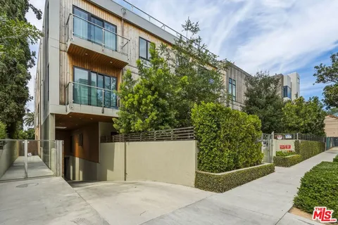 $7,500 | 1041 North Spaulding Avenue, Unit 203, Los Angeles, CA 90046