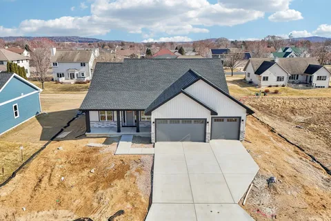 $599,900 | 228 Cardinal Lane, Sauk City, WI 53583