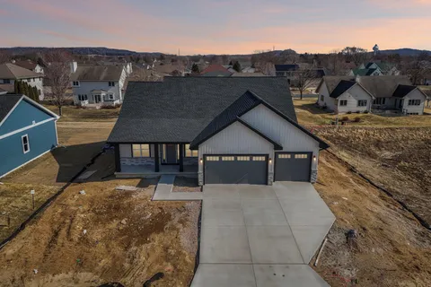 $599,900 | 228 Cardinal Lane, Sauk City, WI 53583