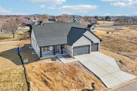 $599,900 | 228 Cardinal Lane, Sauk City, WI 53583