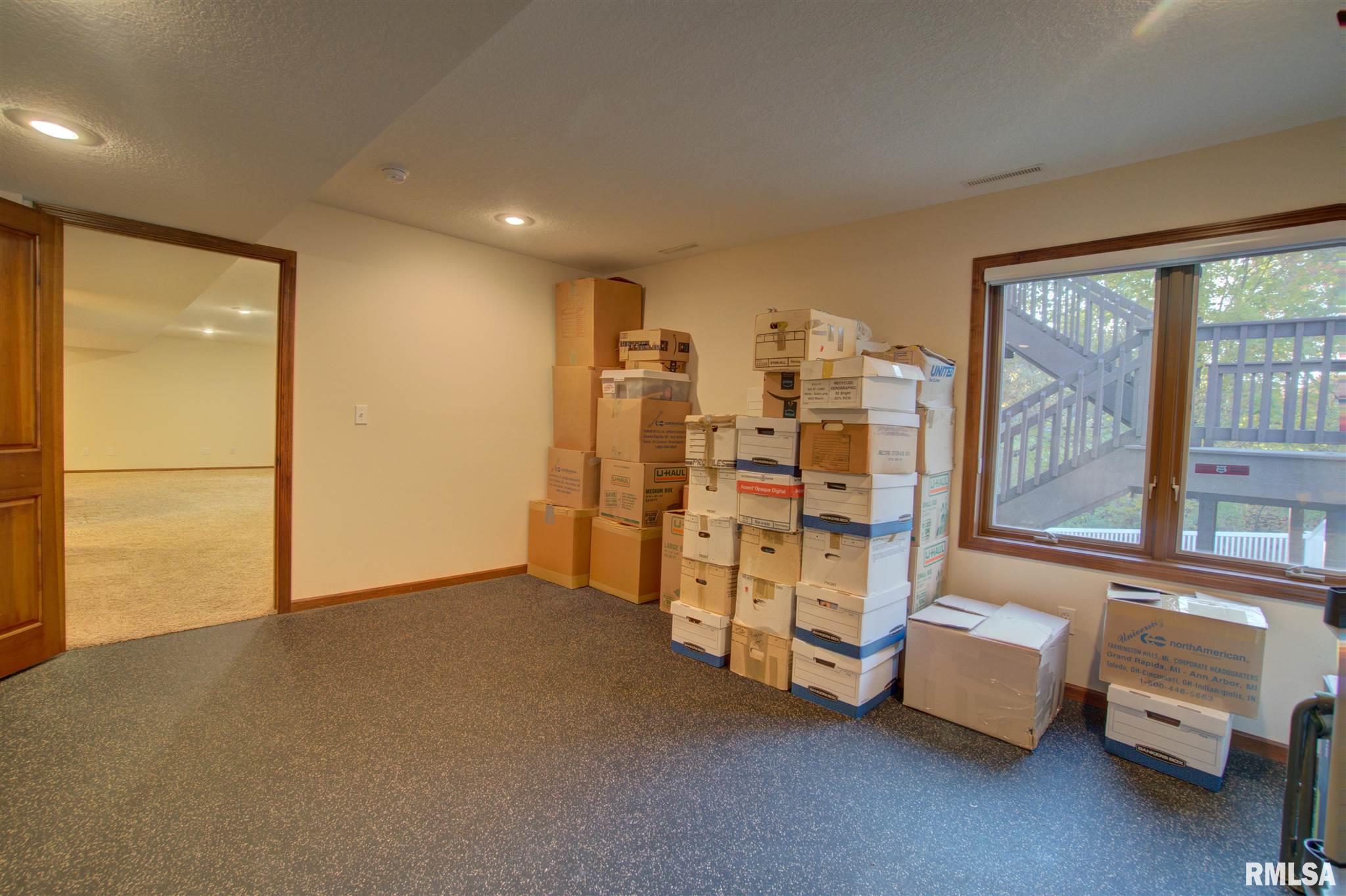 1830 Plum Tree Road Bettendorf, IA 52722 - Photo 38 of 47 Gallery Image 38