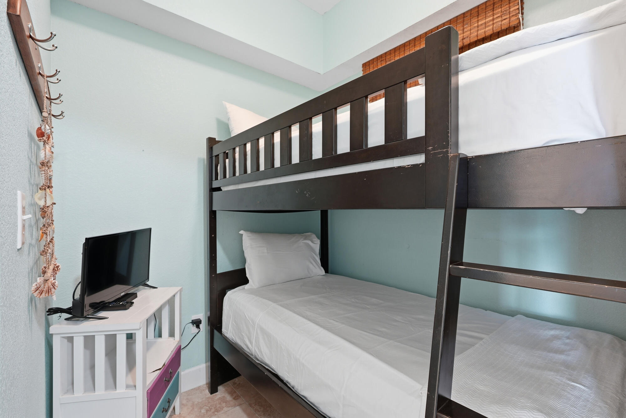 16819 Front Beach Road, Unit 2916 Panama City Beach, FL 32413 - Photo 20 of 45 Bunk beds