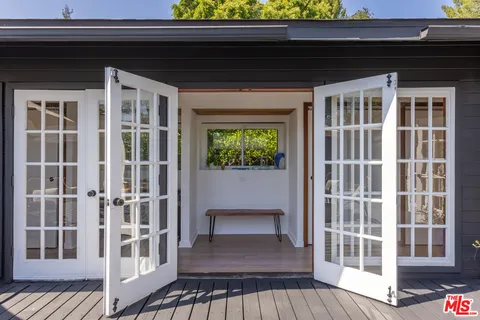 $1,348,000 | 5850 Vesper Avenue, Van Nuys, CA 91411
