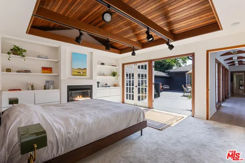 $1,348,000 | 5850 Vesper Avenue, Van Nuys, CA 91411