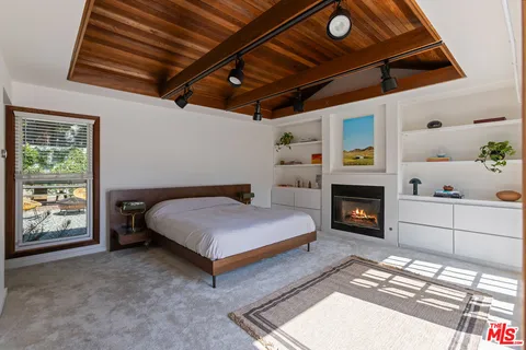 $1,348,000 | 5850 Vesper Avenue, Van Nuys, CA 91411