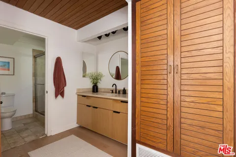$1,348,000 | 5850 Vesper Avenue, Van Nuys, CA 91411