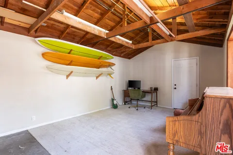 a view of a room with lounge chair
